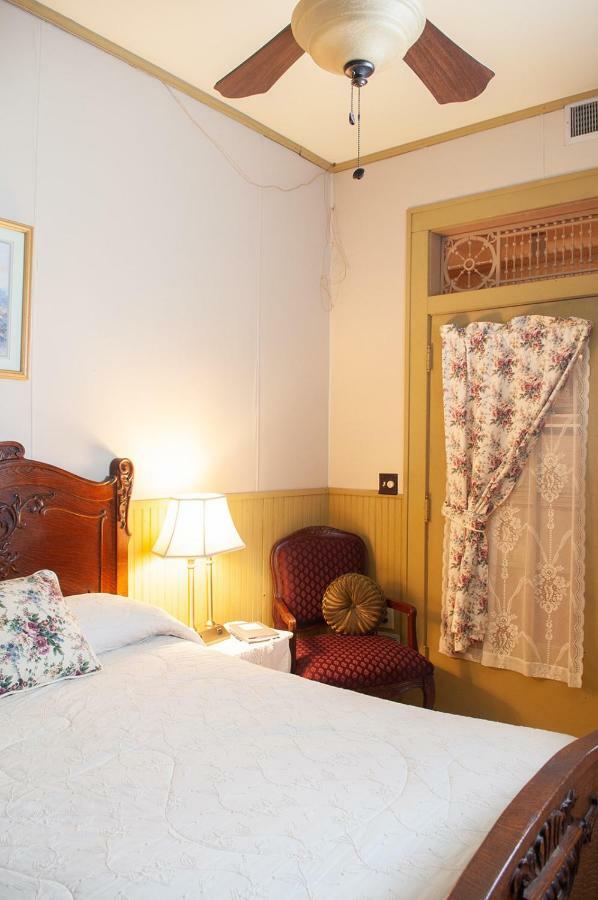 The Historic Wolf Hotel Ellinwood Zewnętrze zdjęcie